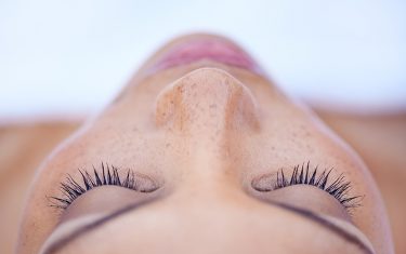 Longer Lashes with a Brushstroke